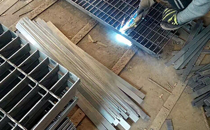 鍍鋅鋼格柵板生產(chǎn)廠家「支持定制」 鍍鋅鋼格柵板生產(chǎn)廠家「支持定制」